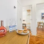 Marques De Pombal Metropolitan Flat *